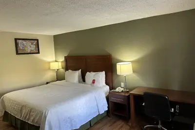 Photo 3 - Econo Lodge Huntington - Barboursville University Area