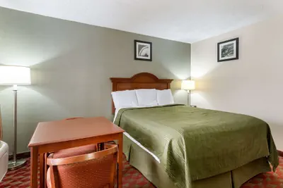 Photo 5 - Econo Lodge Huntington - Barboursville University Area