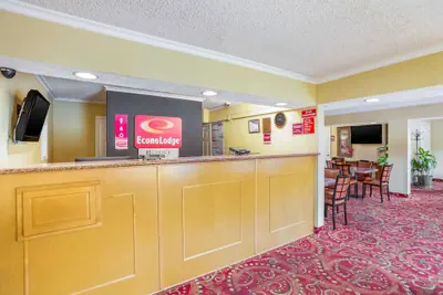 Photo 2 - Econo Lodge Huntington - Barboursville University Area