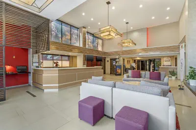 Photo 4 - Best Western Plus Park Place Inn - Mini Suites