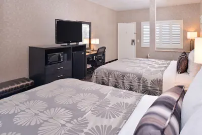 Photo 5 - Best Western Plus Park Place Inn - Mini Suites