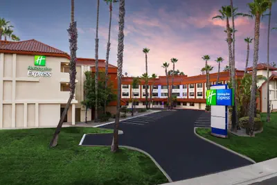 Photo 2 - Holiday Inn Express La Mesa Near SDSU by IHG