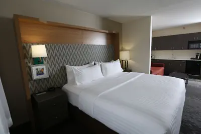 Photo 5 - Holiday Inn & Suites Chicago North Shore (Skokie) by IHG