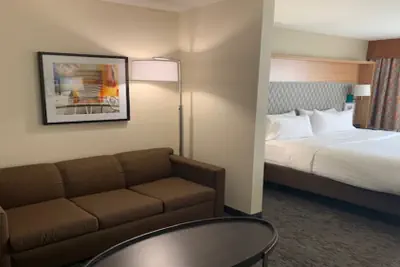 Photo 4 - Holiday Inn & Suites Chicago North Shore (Skokie) by IHG