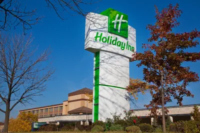 Photo 2 - Holiday Inn & Suites Chicago North Shore (Skokie) by IHG