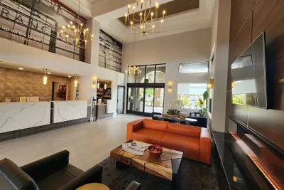 Photo 2 - La Quinta Inn & Suites by Wyndham San Francisco Airport West