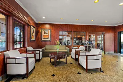 Photo 3 - Best Western Moreno Hotel & Suites