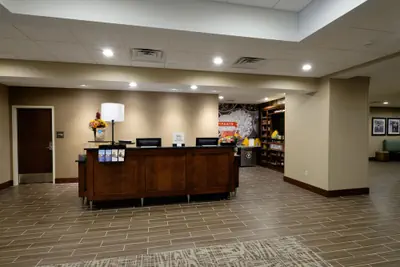 Photo 5 - Hampton Inn Green Bay Downtown