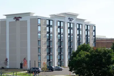 Photo 2 - Hampton Inn Green Bay Downtown