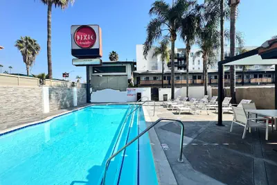 Photo 2 - The Dixie Hollywood
