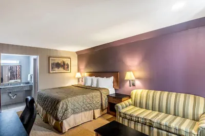Photo 2 - Rodeway Inn Arlington Entertainment District Area