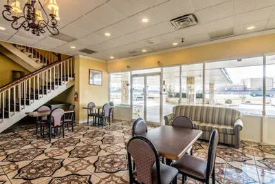 Photo 5 - Rodeway Inn Arlington Entertainment District Area