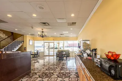 Photo 4 - Rodeway Inn Arlington Entertainment District Area