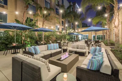 Photo 2 - DoubleTree by Hilton Los Angeles - Commerce