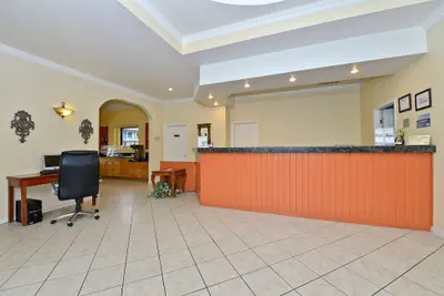 Photo 2 - Americas Best Value Inn Hillsboro