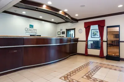 Photo 2 - Quality Inn & Suites Quakertown - Allentown