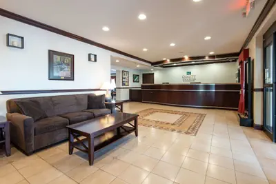 Photo 3 - Quality Inn & Suites Quakertown - Allentown
