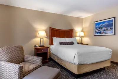 Photo 5 - Best Western Swiss Clock Inn