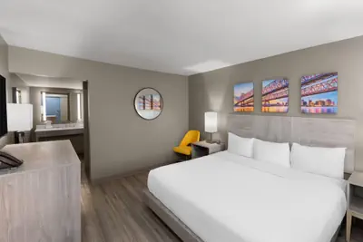 Photo 2 - Days Inn by Wyndham Kenner/New Orleans Airport South
