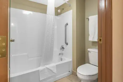 Photo 5 - Comfort Inn Iron Mountain North