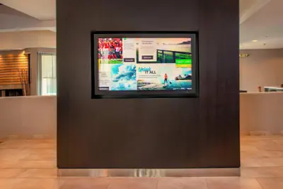 Photo 3 - Courtyard by Marriott Rockville