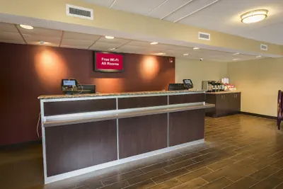 Photo 5 - Red Roof Inn PLUS+ West Springfield