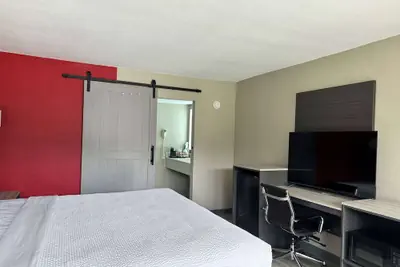 Photo 4 - Ramada by Wyndham Cocoa