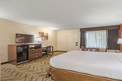 Photo 5 - Best Western Roseville Inn