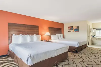 Photo 4 - Best Western Roseville Inn