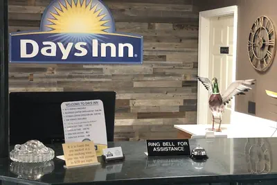 Photo 5 - Days Inn & Suites by Wyndham Stuttgart