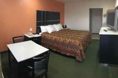 Photo 4 - Days Inn by Wyndham Oroville