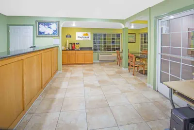 Photo 2 - Days Inn by Wyndham Oroville