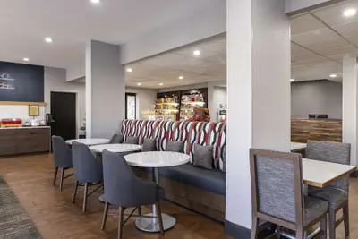 Photo 3 - Hampton Inn Athens