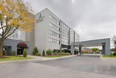Photo 2 - Embassy Suites by Hilton Milwaukee Brookfield