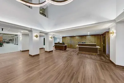 Photo 4 - Embassy Suites by Hilton Milwaukee Brookfield