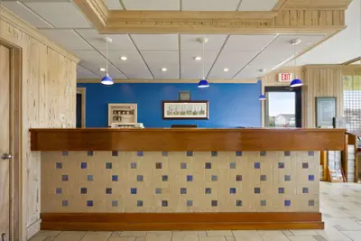 Photo 3 - Travelodge by Wyndham Outer Banks/Kill Devil Hills