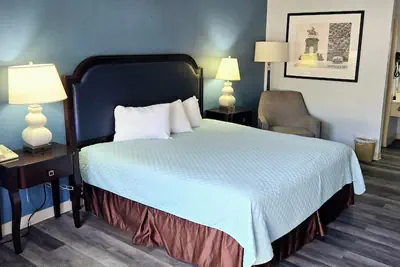 Photo 5 - Best Price Motel and Suites