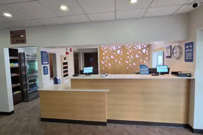 Photo 3 - Sleep Inn & Suites Pensacola - University Area
