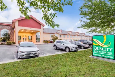 Photo 2 - Quality Inn & Suites Carthage near Precious Moments Chapel