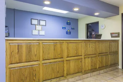 Photo 4 - Days Inn by Wyndham Kingman West