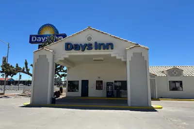 Photo 2 - Days Inn by Wyndham Kingman West
