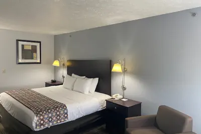 Photo 5 - Baymont by Wyndham Danville IL