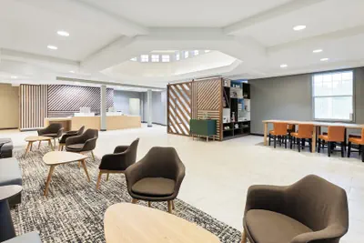 Photo 2 - Holiday Inn Redding by IHG