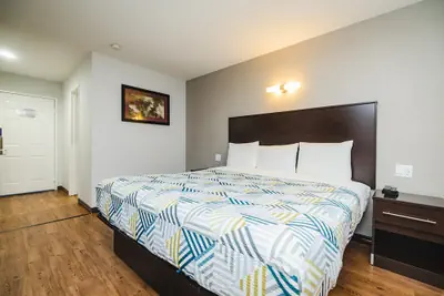 Photo 2 - SureStay by Best Western Channelview