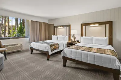Photo 3 - Knott's Hotel