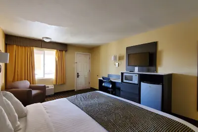 Photo 4 - Ramada by Wyndham Flagstaff East