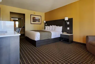 Photo 5 - Ramada by Wyndham Flagstaff East