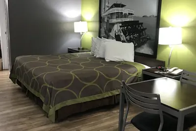 Photo 2 - Super 8 by Wyndham Slidell