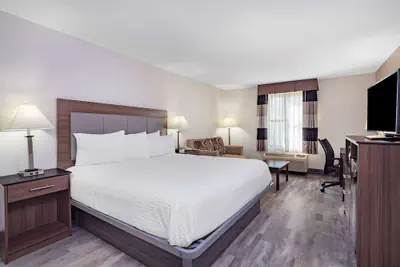 Photo 5 - Ramada by Wyndham Hendersonville