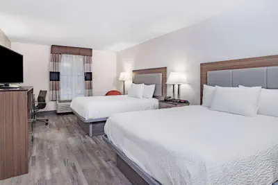 Photo 3 - Ramada by Wyndham Hendersonville